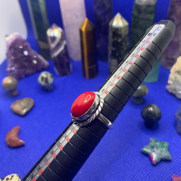 Dainty Red Coral Ring in Cute Twisty Setting. .925 Silver Plated. Size 5.5 - Picture 9 of 10